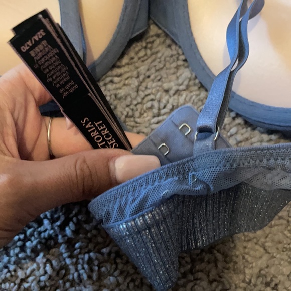 Shimmer lace blue Victoria’s Secret padded bra - Picture 4 of 4